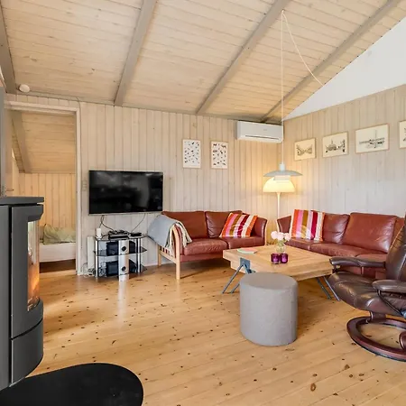 Hava - 250m From The Sea By Interhome
